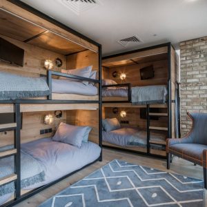 Кровать двухъярусная из металла и дерева №5